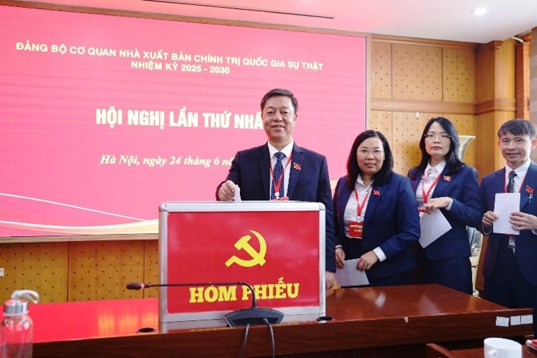 dai-hoi-dang-bo-co-quan-nha-xuat-ban-chinh-tri-quoc-gia-su-that-lan-thu-ix-6-1750923205.jpg