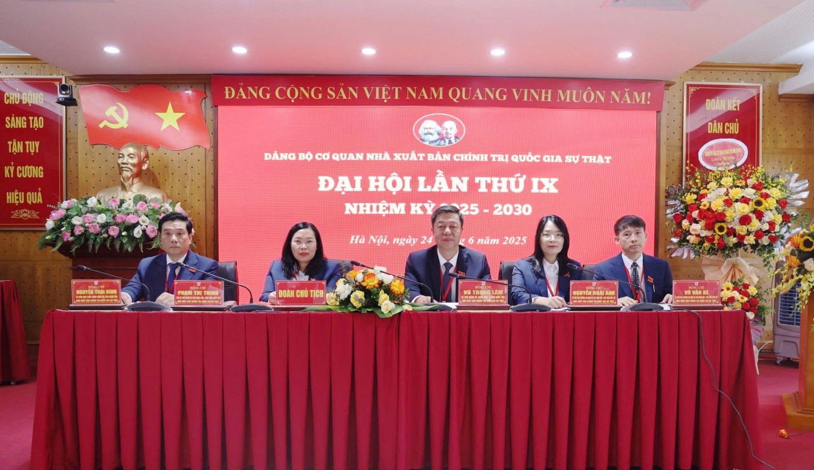 khai-mac-dai-hoi-dang-bo-co-quan-nha-xuat-ban-chinh-tri-quoc-gia-su-that-lan-thu-ix-nhiem-ky-2025-2030-2-1750929513.jpg