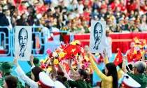 Ánh sáng Hồ Chí Minh soi đường cho chúng ta đi
