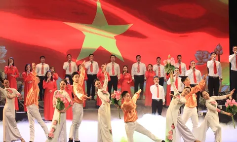 "Đội ngũ trí thức, văn nghệ sĩ mạnh sẽ làm tăng sức mạnh nội sinh đất nước"