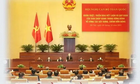 Thực hiện tự phê bình và phê bình của Đảng ta