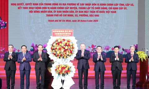 Quyết định “sắp xếp lại giang sơn” là bước đi lịch sử có ý nghĩa chiến lược, đánh dấu một giai đoạn phát triển mới của đất nước*