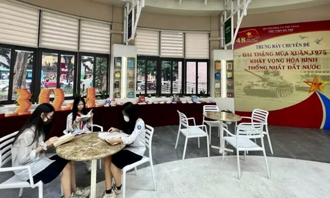 Trưng bày sách về Đại thắng mùa xuân 1975