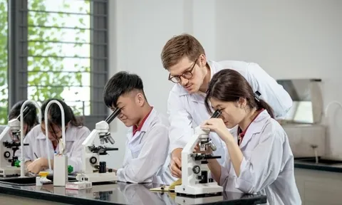 Phát huy tinh thần cống hiến, khơi dậy khát vọng phát triển đất nước phồn vinh của đội ngũ trí thức khoa học công nghệ