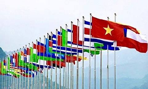 Giữ gìn và phát huy truyền thống vẻ vang, quyết tâm xây dựng ngành Ngoại giao vững mạnh, toàn diện, hiện đại