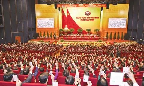 Nhận diện và phản bác quan điểm sai trái phủ nhận nguyên tắc tập trung dân chủ của Đảng