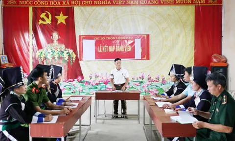 Nhận diện và đấu tranh phản bác các quan điểm sai trái, thù địch, mưu toan phủ nhận nguyên tắc tập trung dân chủ của Đảng trong tình hình mới