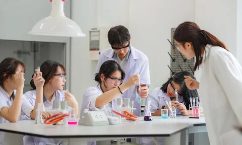 Gắn kết giáo dục đại học với khoa học, công nghệ và đổi mới sáng tạo - nền tảng phát triển nguồn nhân lực cho công nghiệp hóa, hiện đại hóa đất nước