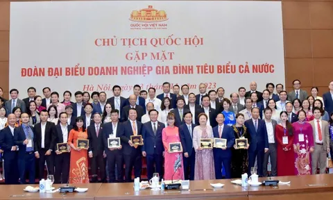 Chủ tịch Quốc hội Vương Đình Huệ: Phát huy tinh thần dân tộc, xứng tầm là những doanh nhân đại diện cho đất nước Việt Nam