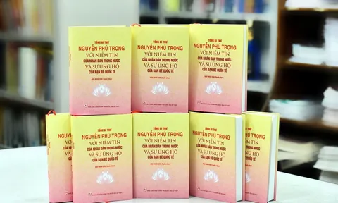 Ra mắt cuốn sách thứ ba thể hiện niềm tin đối với Tổng Bí thư Nguyễn Phú Trọng