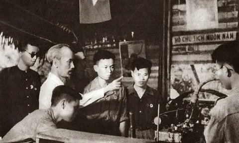 Vận dụng tư tưởng Hồ Chí Minh về “người trước, súng sau” trong xây dựng Quân đội tinh, gọn, mạnh