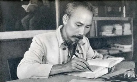 Học tập phong cách làm việc khoa học của Chủ tịch Hồ Chí Minh