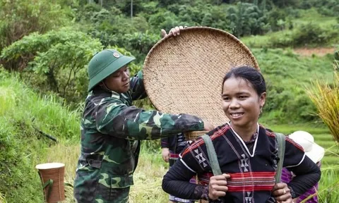 Từ tư tưởng “lấy dân làm gốc” đến quan điểm “nhân dân là trung tâm” trong Văn kiện Đại hội XIII của Đảng