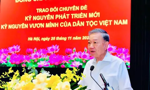 Tổng Bí thư Tô Lâm trao đổi chuyên đề Kỷ nguyên vươn mình của dân tộc Việt Nam