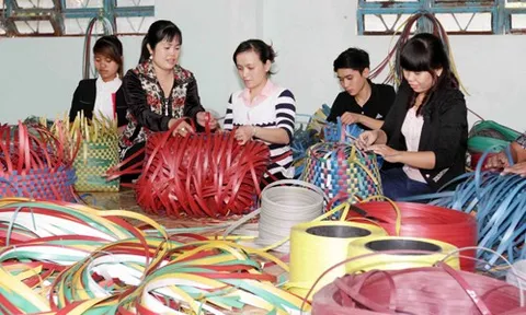 Đặc trưng và những yếu tố ảnh hưởng đến sự phát triển kinh tế hộ nông dân đồng bào dân tộc Khmer