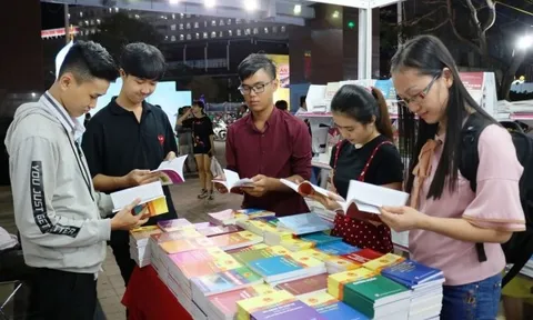 Yếu tố tác động đến phát triển việc đọc sách lý luận, chính trị của cán bộ, đảng viên ở cơ sở