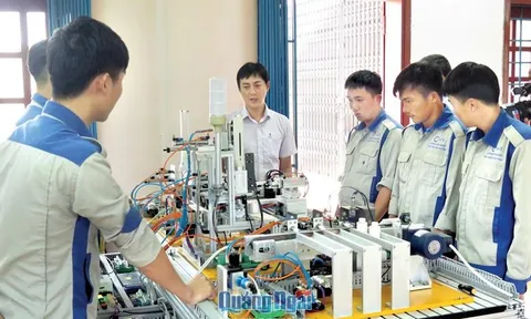 Phát huy vai trò của nguồn nhân lực đáp ứng yêu cầu đổi mới mô hình tăng trưởng kinh tế ở Việt Nam hiện nay