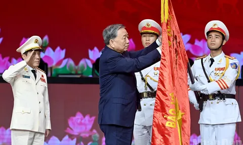 Công an nhân dân vì Đảng, vì dân