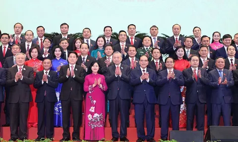 Đảng bộ Hà Nội phải thật sự tiêu biểu, mẫu mực, gương sáng về bản lĩnh chính trị, đạo đức cách mạng, năng lực lãnh đạo và sức chiến đấu*