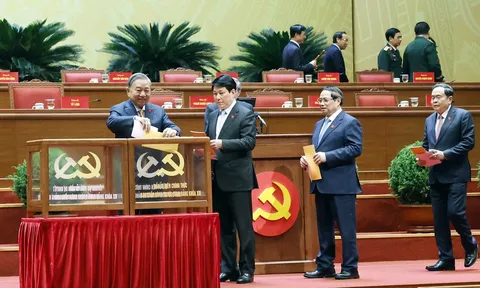 Công bố danh sách Ban Chấp hành Trung ương Đảng khóa XIV