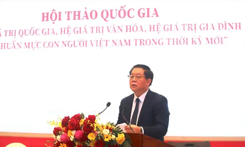 Xây dựng hệ giá trị quốc gia, hệ giá trị văn hóa, hệ giá trị gia đình và chuẩn mực con người Việt Nam trong thời kỳ mới