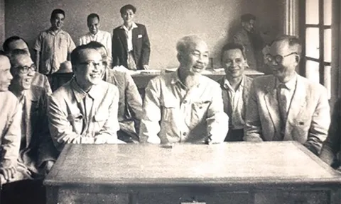 Quan điểm của Hồ Chí Minh về đánh giá cán bộ và vận dụng của Đảng ta trong thời kỳ đổi mới