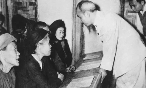 Phát huy vai trò của nhân dân trong xây dựng và phát triển đất nước theo tư tưởng Hồ Chí Minh