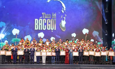 Xây dựng chuẩn mực đạo đức của đội ngũ cán bộ, đảng viên theo tư tưởng Hồ Chí Minh trong giai đoạn hiện nay