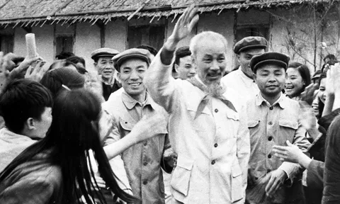 Sự phát triển sáng tạo của Hồ Chí Minh trong giải quyết vấn đề dân tộc và giai cấp ở Việt Nam