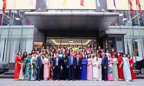 Vận dụng kinh nghiệm phát huy sức mạnh đại đoàn kết toàn dân tộc trong Đại thắng mùa Xuân năm 1975 vào  xây dựng và phát triển Nhà xuất bản Chính trị quốc gia  Sự thật hiện nay