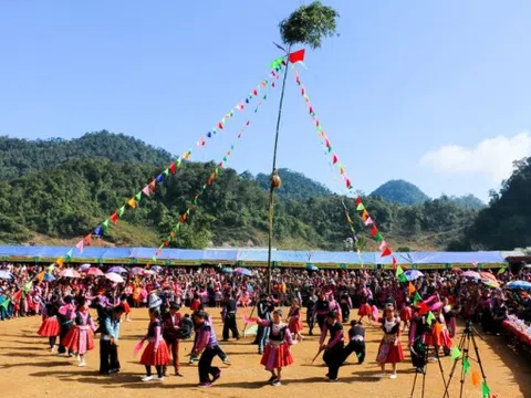 Đấu tranh làm thất bại âm mưu lợi dụng vấn đề dân tộc, tôn giáo để kích động ly khai ở vùng đồng bào dân tộc