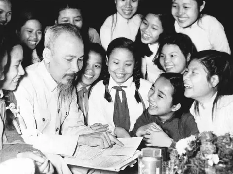 Vận dụng tư tưởng Hồ Chí Minh trong giáo dục liêm chính cho thanh niên hiện nay