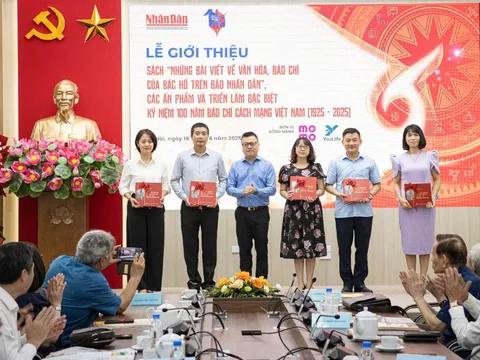 Ra mắt sách “Những bài viết về văn hóa, báo chí của Bác Hồ trên Báo Nhân Dân”