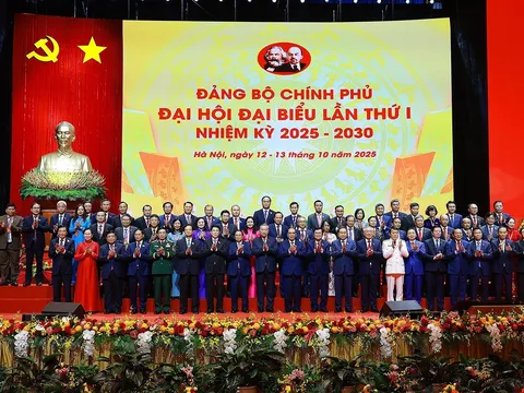 Đảng bộ Chính phủ phải là tấm gương mẫu mực về bản lĩnh chính trị, trí tuệ, đổi mới và đạo đức công vụ*