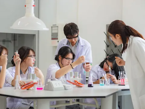 Gắn kết giáo dục đại học với khoa học, công nghệ và đổi mới sáng tạo - nền tảng phát triển nguồn nhân lực cho công nghiệp hóa, hiện đại hóa đất nước