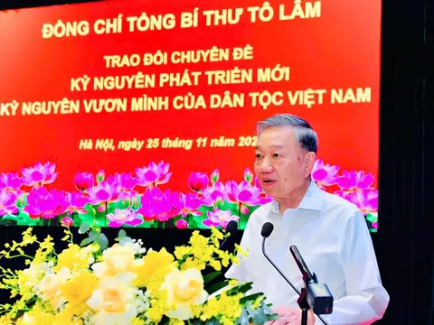 Tổng Bí thư Tô Lâm trao đổi chuyên đề Kỷ nguyên vươn mình của dân tộc Việt Nam