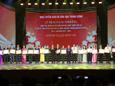 Nhà xuất bản Chính trị quốc gia Sự thật nhận giải thưởng sáng tác, quảng bá tác phẩm văn học, nghệ thuật, báo chí về học tập và làm theo tư tưởng, đạo đức, phong cách Hồ Chí Minh