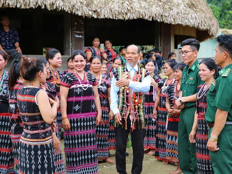 Tăng cường công tác truyền thông về bảo vệ nền tảng tư tưởng của Đảng, đấu tranh phản bác các quan điểm sai trái, thù địch cho đồng bào dân tộc thiểu số hiện nay