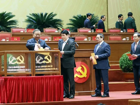 Công bố danh sách Ban Chấp hành Trung ương Đảng khóa XIV