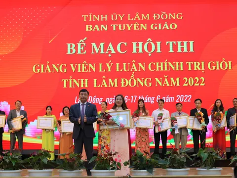 Nâng cao chất lượng học tập lý luận chính trị trong đội ngũ cán bộ, đảng viên, góp phần bảo vệ nền tảng tư tưởng của Đảng