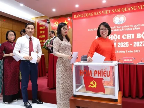 Phát huy truyền thống đoàn kết - Nhân tố quyết định thành công của Đảng bộ cơ quan Nhà xuất bản Chính trị quốc gia Sự thật