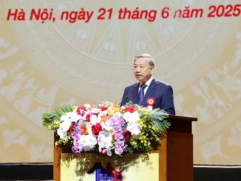 Báo chí phải trở thành lực lượng kiến tạo niềm tin, cổ vũ khát vọng phát triển, góp phần hiện thực hóa mục tiêu xây dựng một nước Việt Nam hùng cường, thịnh vượng, trường tồn trong kỷ nguyên vươn mình của dân tộc*