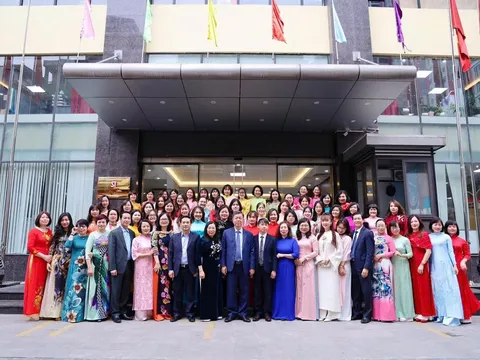 Vận dụng kinh nghiệm phát huy sức mạnh đại đoàn kết toàn dân tộc trong Đại thắng mùa Xuân năm 1975 vào  xây dựng và phát triển Nhà xuất bản Chính trị quốc gia  Sự thật hiện nay