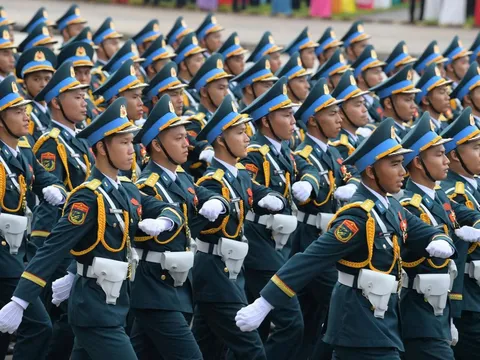 Quân đội nhân dân vững bước dưới cờ Đảng quang vinh