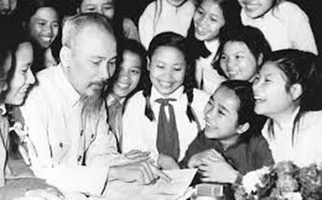 Vận dụng và phát triển sáng tạo tư tưởng Hồ Chí Minh về giáo dục và đào tạo trong giảng dạy tiếng Việt cho người Việt Nam ở nước ngoài hiện nay