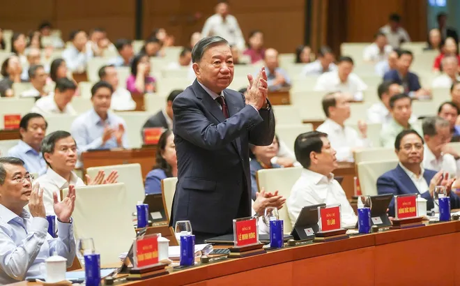Giá trị của nghị quyết phải thể hiện ở chất lượng sống, cơ hội phát triển, sự an toàn, niềm tin và hạnh phúc của nhân dân*